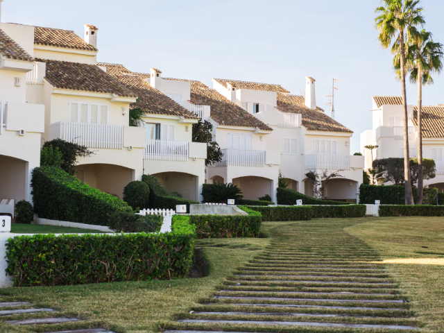 COMPRADORES DE INMUEBLES